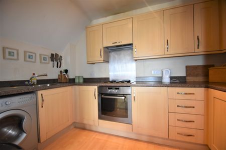 2 bedroom apartment to rent - Photo 3