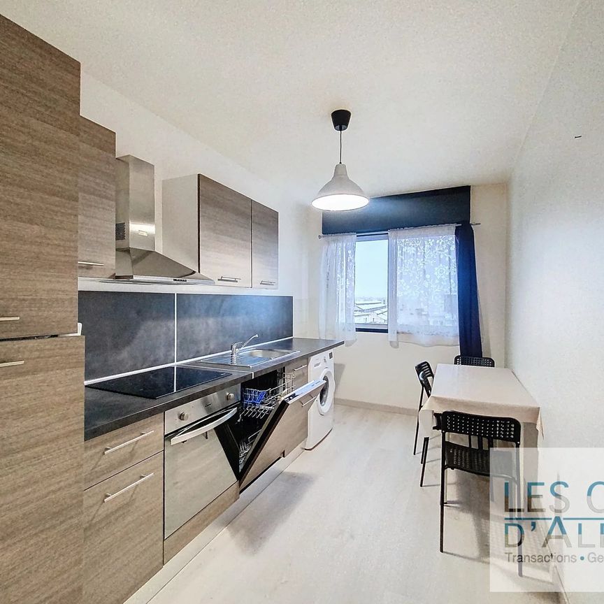 Location Appartement 3 pièces 69m² LYON 8ème - Photo 1