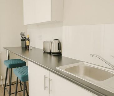 Studio Flat, Linden Mansions, N6 - Photo 4