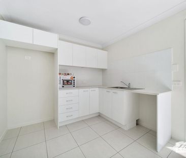 Prime Location: Your Gateway to Convenience and Connectivity - Photo 4