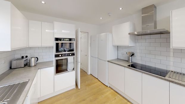 Brandon Road Room 1 - Photo 1