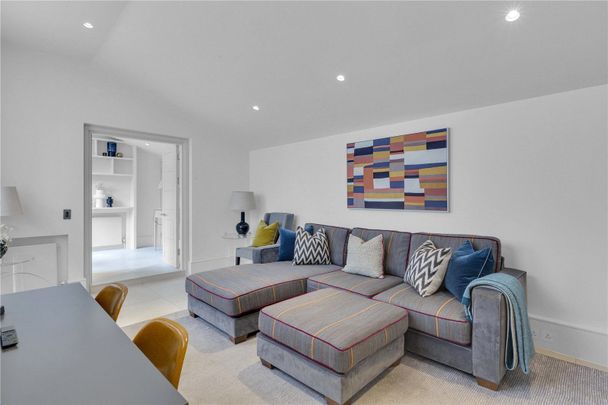 Chester Row, SW1W - Photo 1