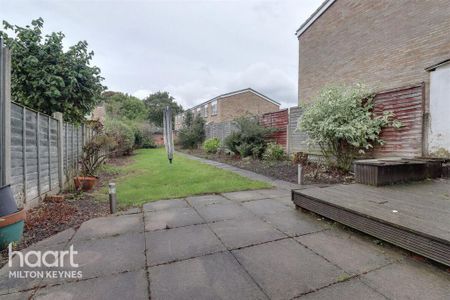 3 bedroom semi-detached house to rent - Photo 5