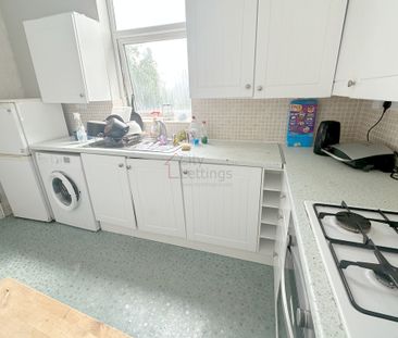 2 Bedroom Flat - Photo 3