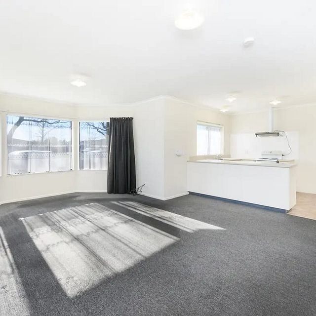 Charming 2BR Unit - Photo 1