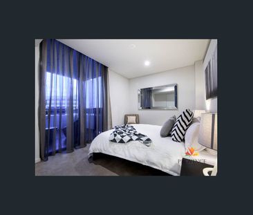 Elegant 2 Bedroom QII Abode - River Views / High Ceilings - Photo 6