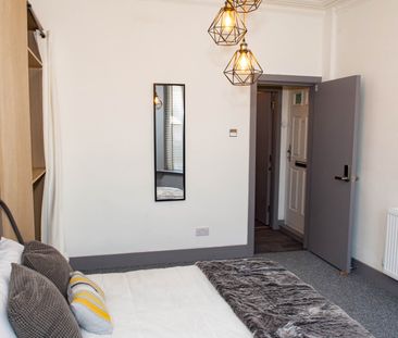 4 Bed Semi-Detached House, Berridge Road, NG7 - Photo 2