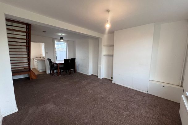 Gladstone Road - Photo 1