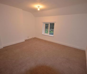 2 bedroom semi-detached house to rent - Photo 4