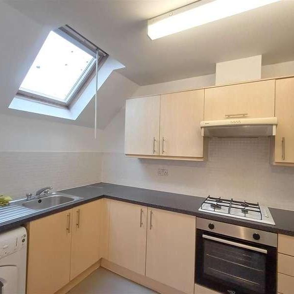 James Meadow, Langley, Berkshire, SL3 - Photo 1