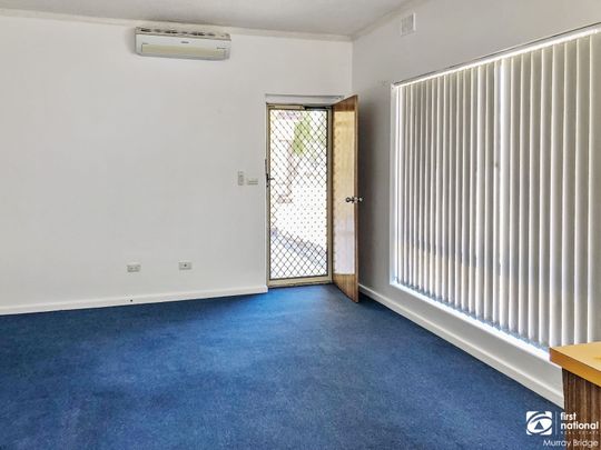 Convenient, Comfortable & Close to Everything! - Photo 1