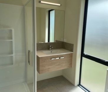 Modern 3-Bedroom Home - Photo 6