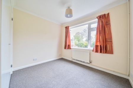 3 bedroom detached bungalow to rent - Photo 4