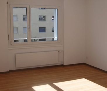 Schöne helle 3.5-Zimmer-Wohnung in Oftringen! - Foto 4