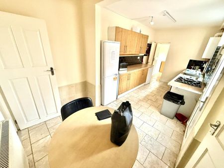 2 bedroom ground floor flat to rent - Photo 4