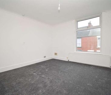 West Street, Wakefield, WF2 - Photo 3