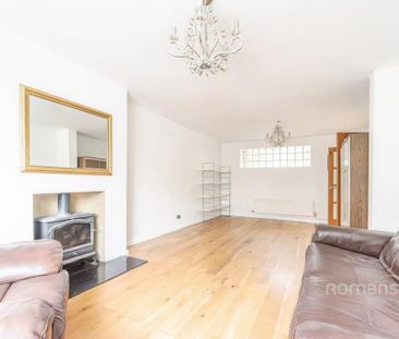 4 bedroom semi-detached house to rent - Photo 2