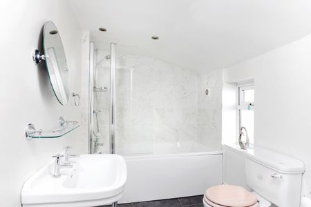 2 bedroom terraced house to rent - Photo 3