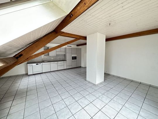 The charm of the attic – 3 months of net rent offered - Photo 1