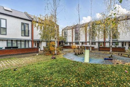 Leverton Close, Wood Green, N22 - Photo 4