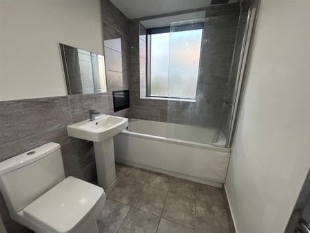 Carlton Square - Photo 5