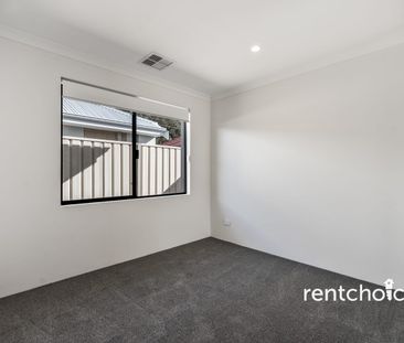 Brand Spanking New Modern 4 Bedroom home - Photo 5