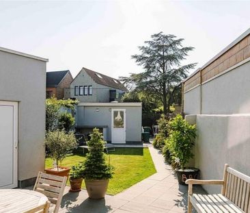 --- NIEUW --- Gezinswoning met garage en tuin in Merelbeke-Flora! - Foto 5