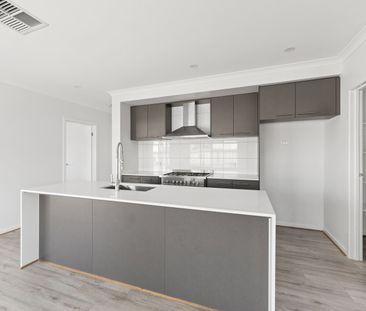 1 English Road, Fraser Rise VIC 3336 - Photo 1
