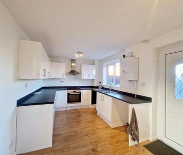 3 bedroom terraced house to rent - Photo 5