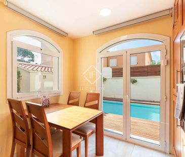 4 bedroom luxury Villa for rent in Castelldefels, Spain - Photo 1