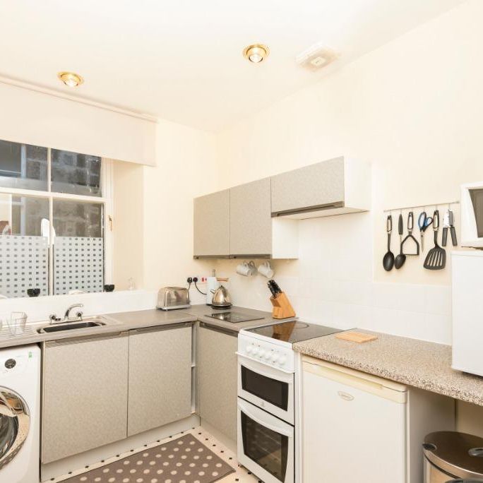 1 bedroom flat to rent - Photo 1