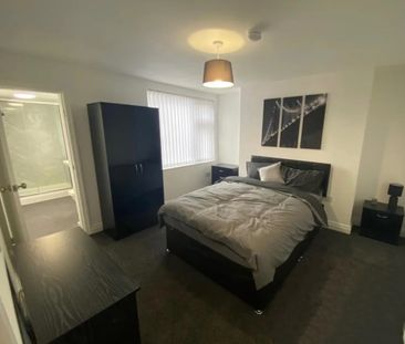 Room in a Shared House, Wallasey Road, CH44 - Photo 2