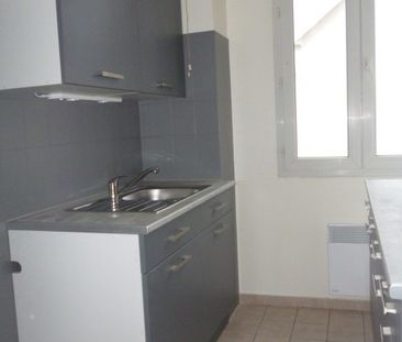 Location Appartement 2 pièces 45m² ELBEUF 76500 - Photo 3