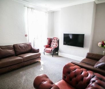 6 bedroom house to rent - Photo 1