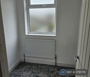 3 bedroom terraced house to rent - Photo 6