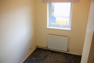 3 Bedroom Semi-Detached House For Rent - Photo 3