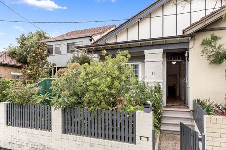 Gorgeous Family Home - Photo 3