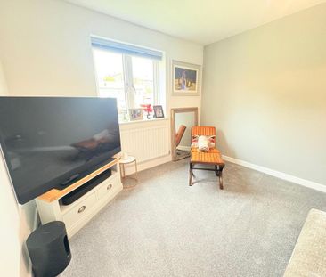 3 bedroom semi-detached house to rent - Photo 2