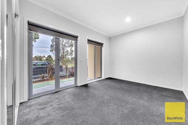 Stunning Home, Spectacular Views & Unbeatable Convenience! - Photo 1