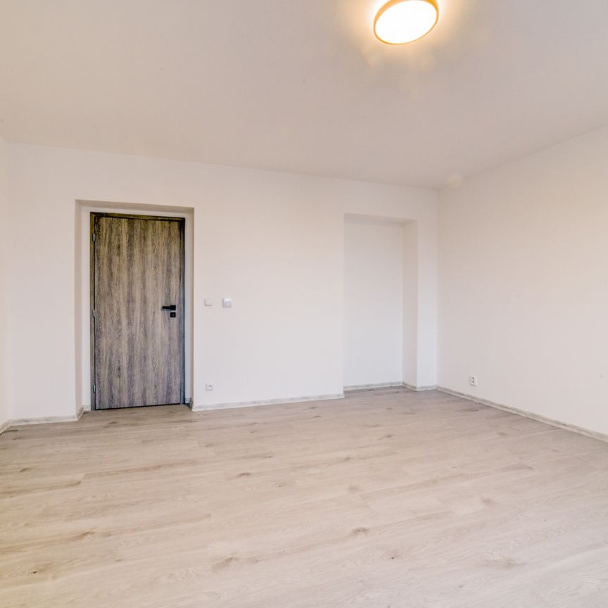 Pronájem bytu 2+kk 55 m², 17. listopadu 1040, Cheb - Photo 1