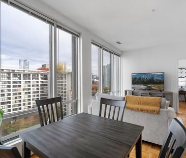 Burrard Street - Photo 4