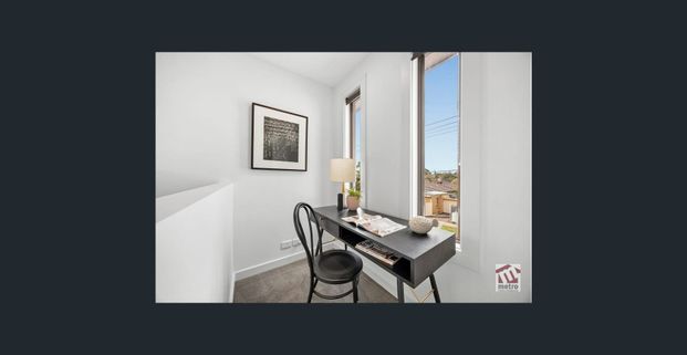 MODERN LIVING WITH DESIGNER FLAIR! - Photo 1