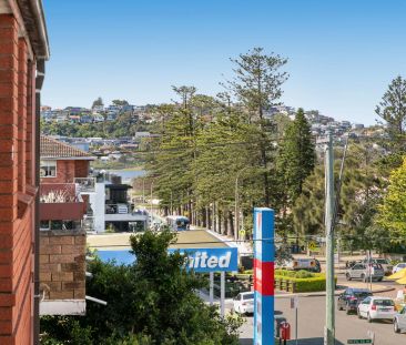 Tranquil Top-Floor Apartment in Premier Seaside Setting - Photo 4