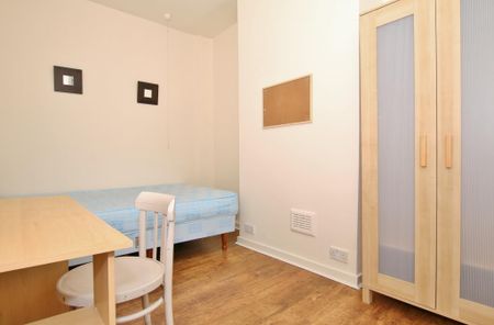 4 bedroom terraced house to rent - Photo 4