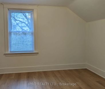 Detached Home For Lease | W9256844 - Photo 4