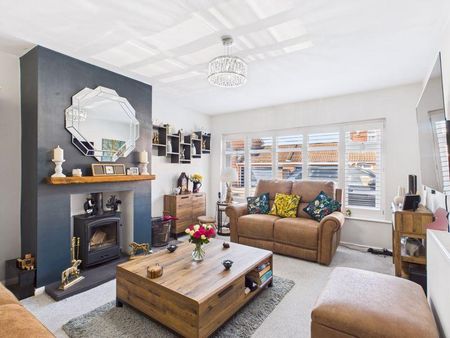 4 bedroom detached house to rent - Photo 5