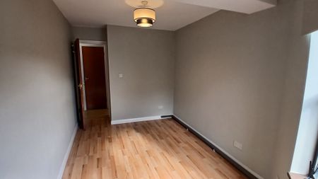 ONE BEDROOM FLAT TO LET IN PRIME LOCATION MAIDENHEAD, BERKSHIRE - Photo 2