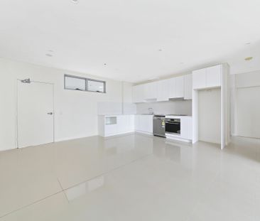 IDEAL LOCATION! - Photo 4