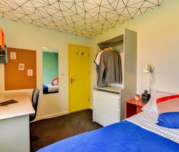 1 bedroom in a house share to rent - Photo 4