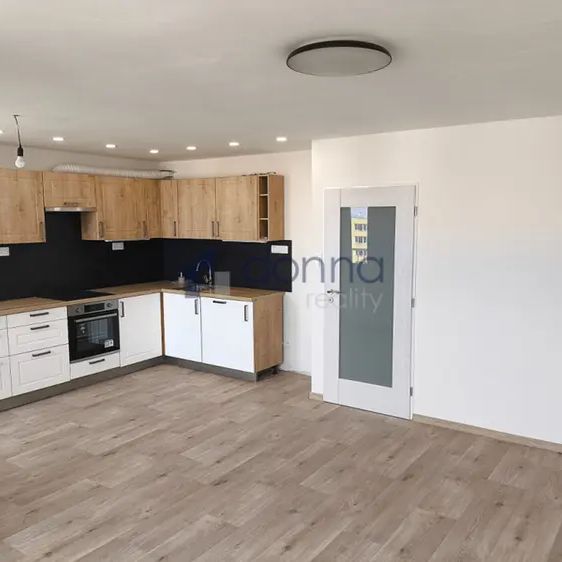 Pronájem bytu 3+kk/L, 75 m - Fotografie 1